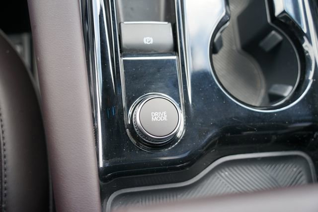 Certified 2025 Ford Explorer Platinum w/ LUX Leather Package image 19