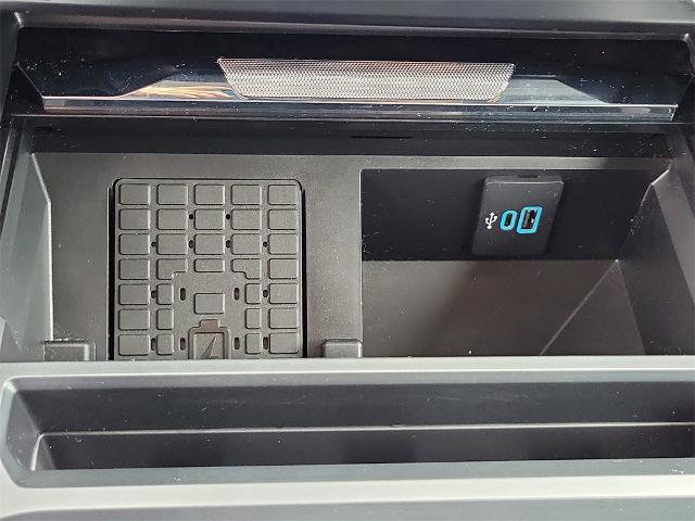 Certified 2024 Ford F250 Lariat w/ Sport Appearance Package image 31