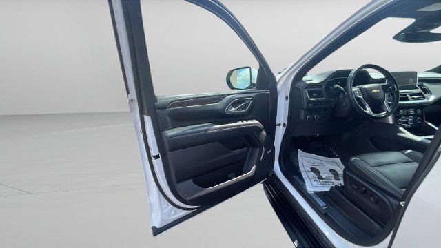 Used 2023 Chevrolet Tahoe LT w/ Luxury Package AWD/4WD image 9