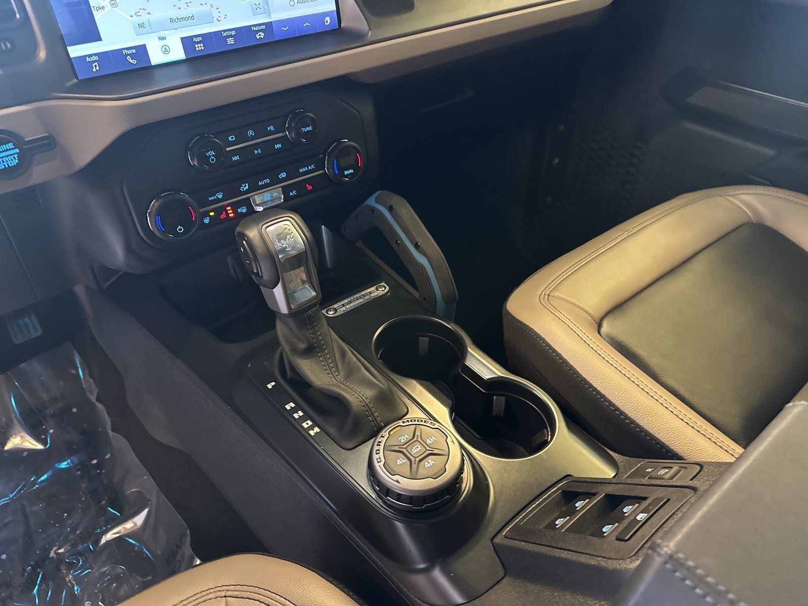 Certified 2024 Ford Bronco Wildtrak image 19