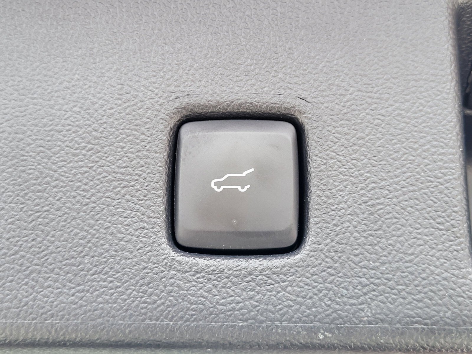 Certified 2022 Ford Escape SEL w/ Class II Trailer Tow Package image 33