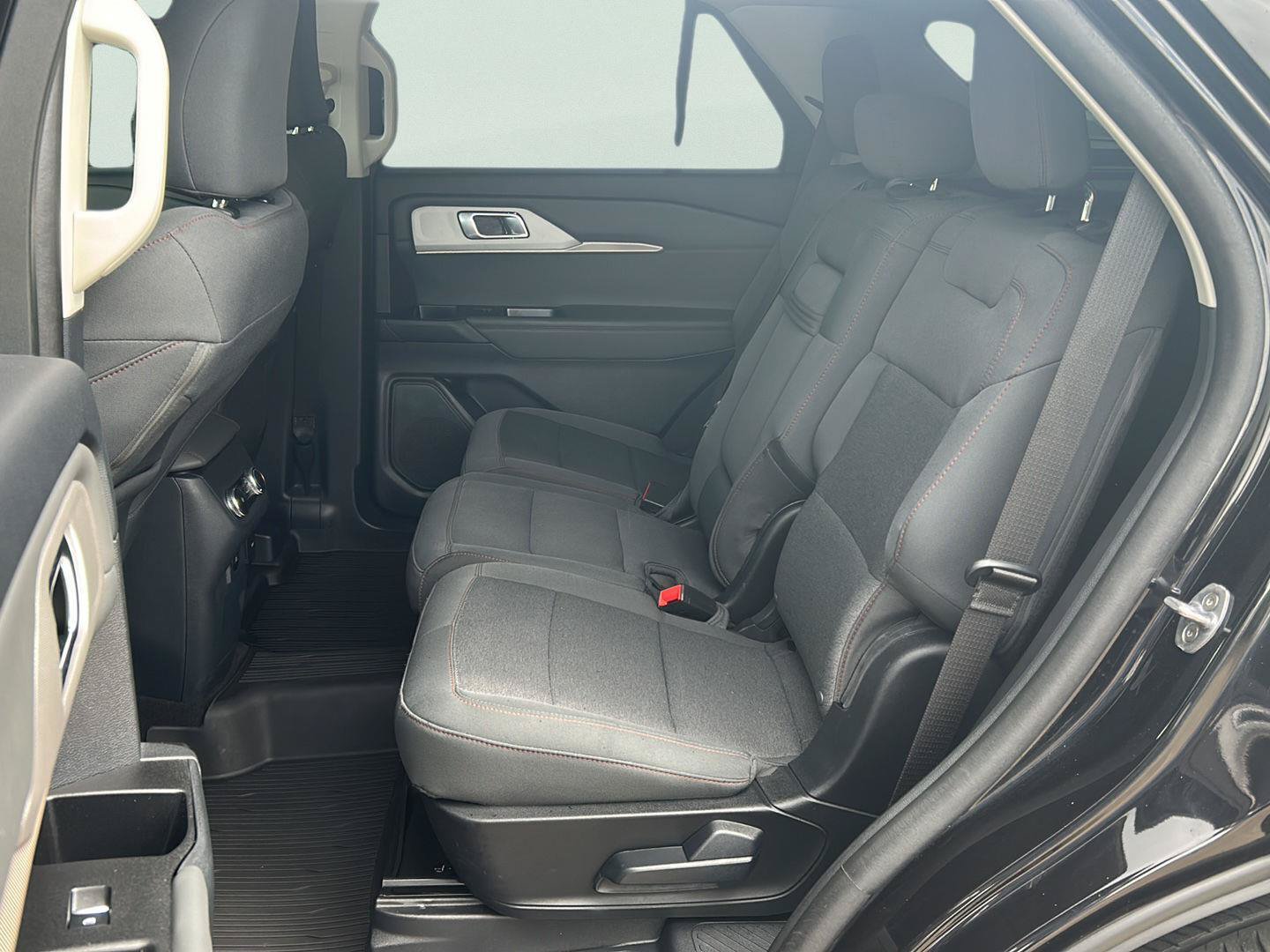 Certified 2025 Ford Explorer Active RWD image 19