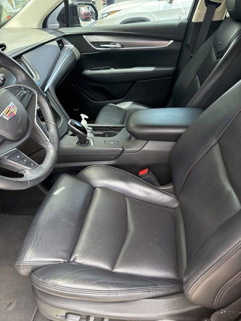 Used 2017 Cadillac XT5 Luxury w/ Driver Awareness Package image 8