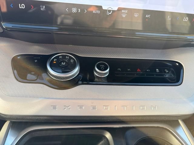 Certified 2025 Ford Expedition Active AWD/4WD image 28
