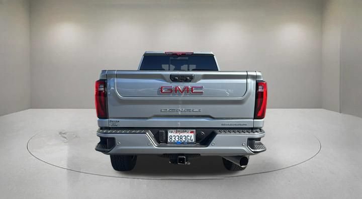 Used 2025 GMC Sierra 2500 Denali w/ Denali Reserve Package AWD/4WD image 3