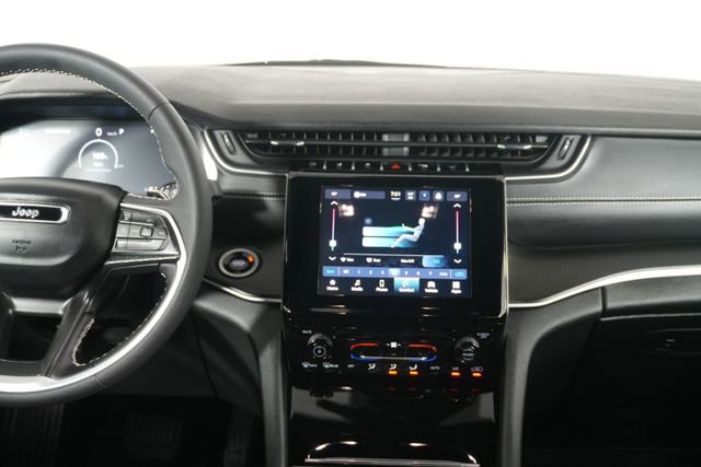 Used 2025 Jeep Grand Cherokee Laredo X AWD/4WD image 23