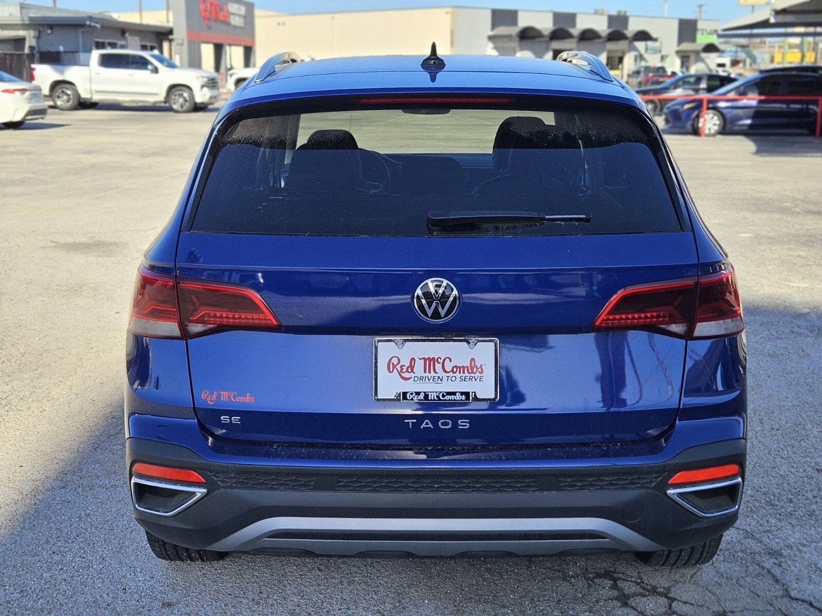 Used 2024 Volkswagen Taos SE image 4