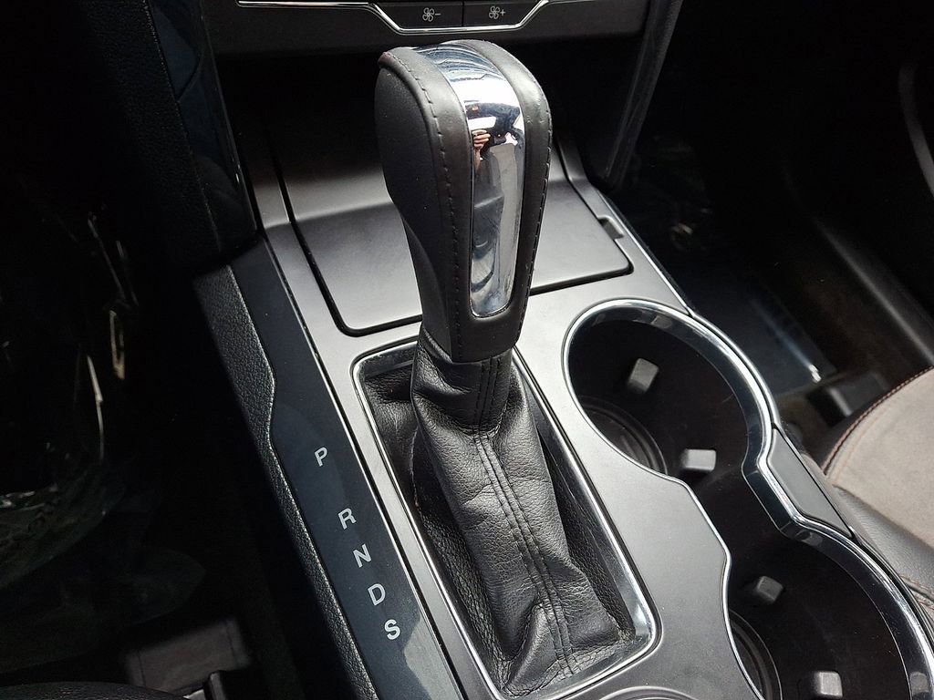 Certified 2017 Ford Explorer XLT w/ Equipment Group 202A image 16