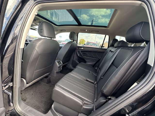 Used 2023 Volkswagen Tiguan SE AWD/4WD image 13
