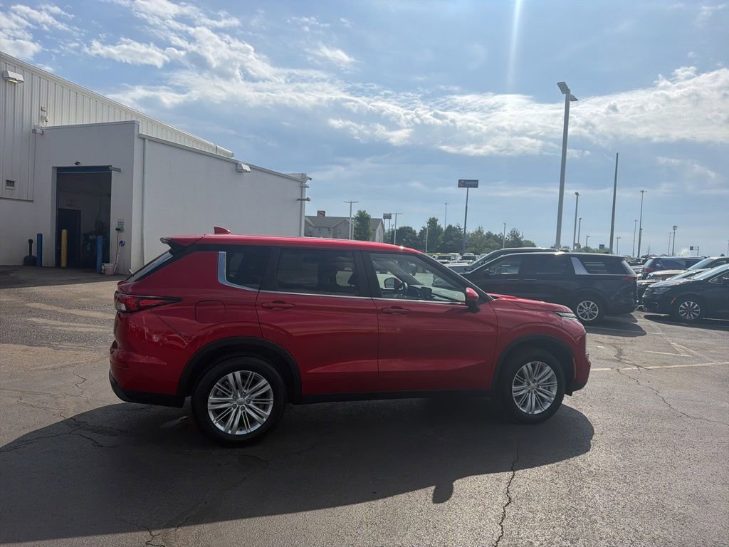 Used 2024 Mitsubishi Outlander ES AWD/4WD image 8