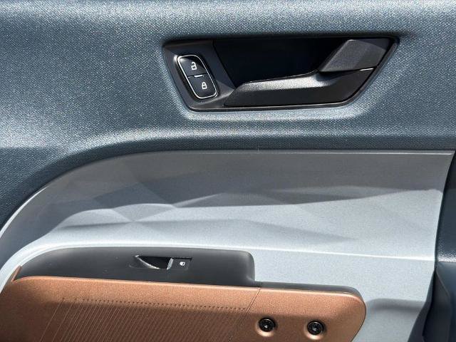 Certified 2023 Ford Maverick Lariat FWD image 18