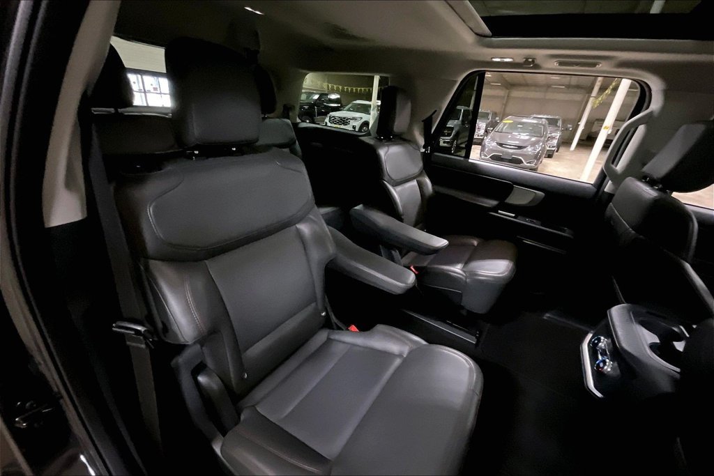 Certified 2025 Ford Expedition Active AWD/4WD image 26