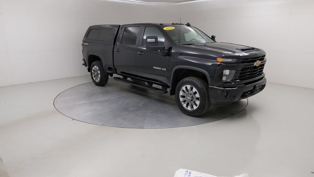 Used 2024 Chevrolet Silverado 2500 Custom w/ Custom Value Package AWD/4WD image 10