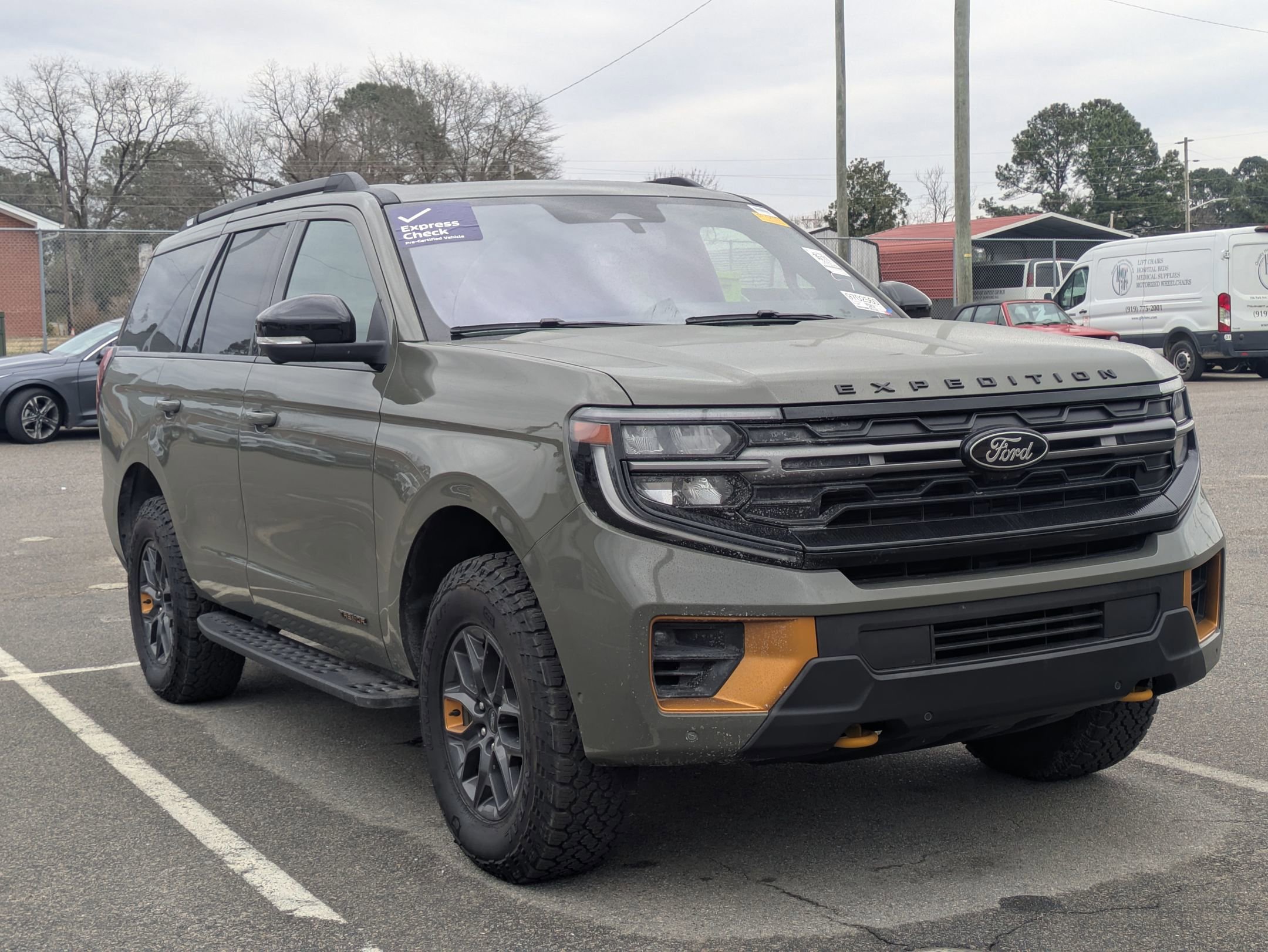 Certified 2025 Ford Expedition Tremor image 2