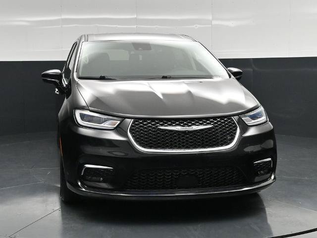 Used 2024 Chrysler Pacifica Touring-L FWD image 5