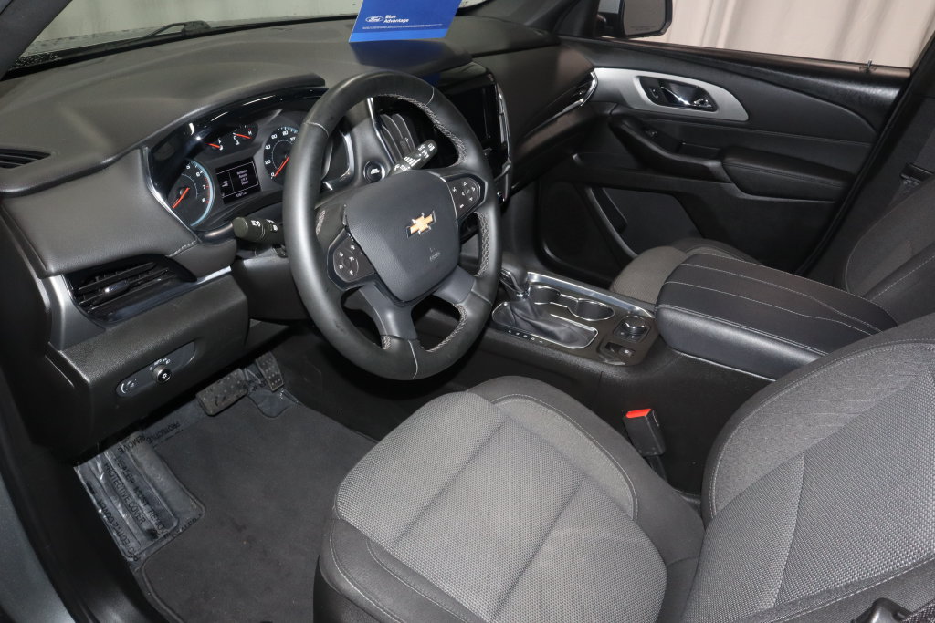 Used 2023 Chevrolet Traverse LT FWD image 19