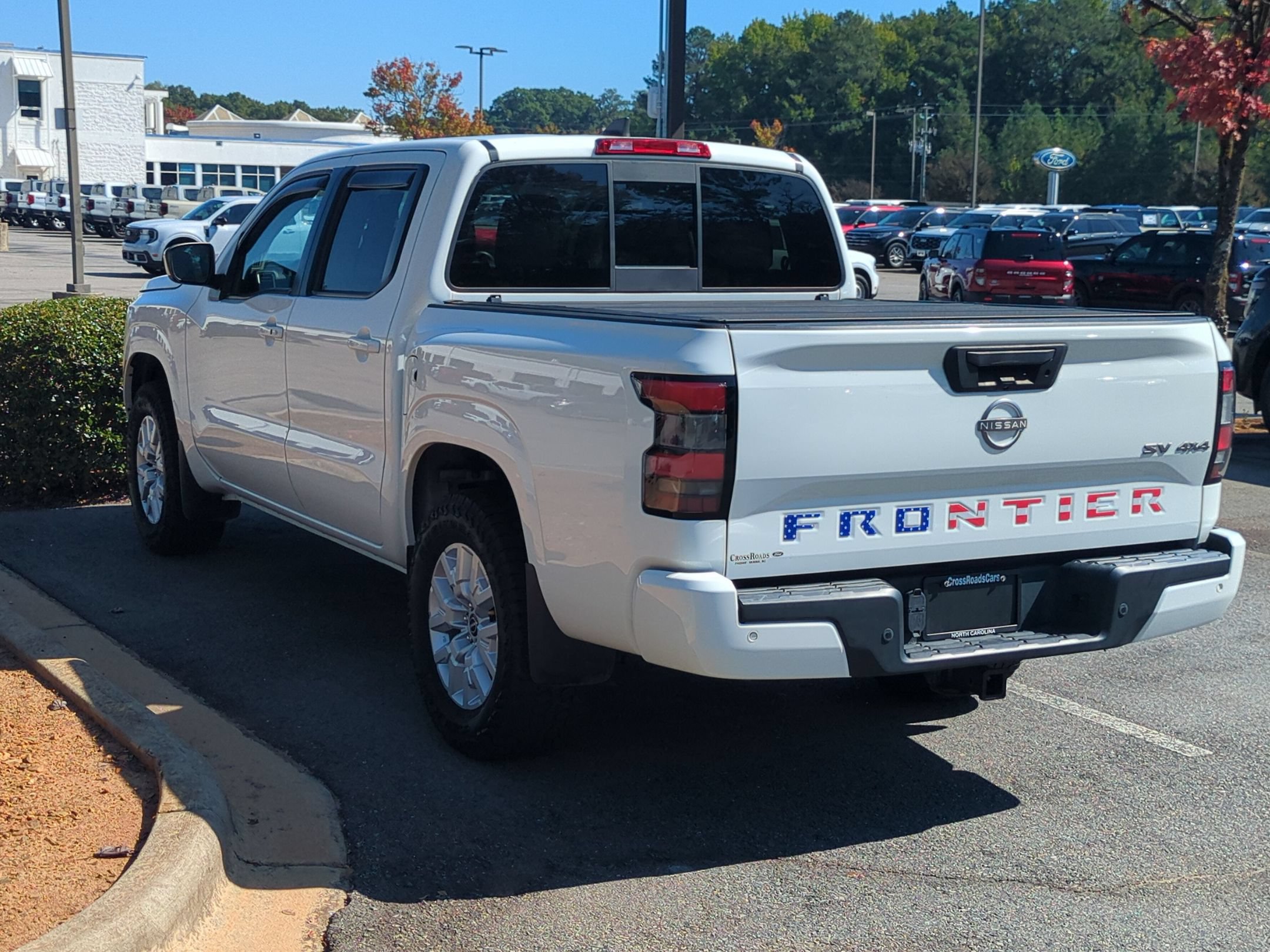 Used 2022 Nissan Frontier SV AWD/4WD image 5