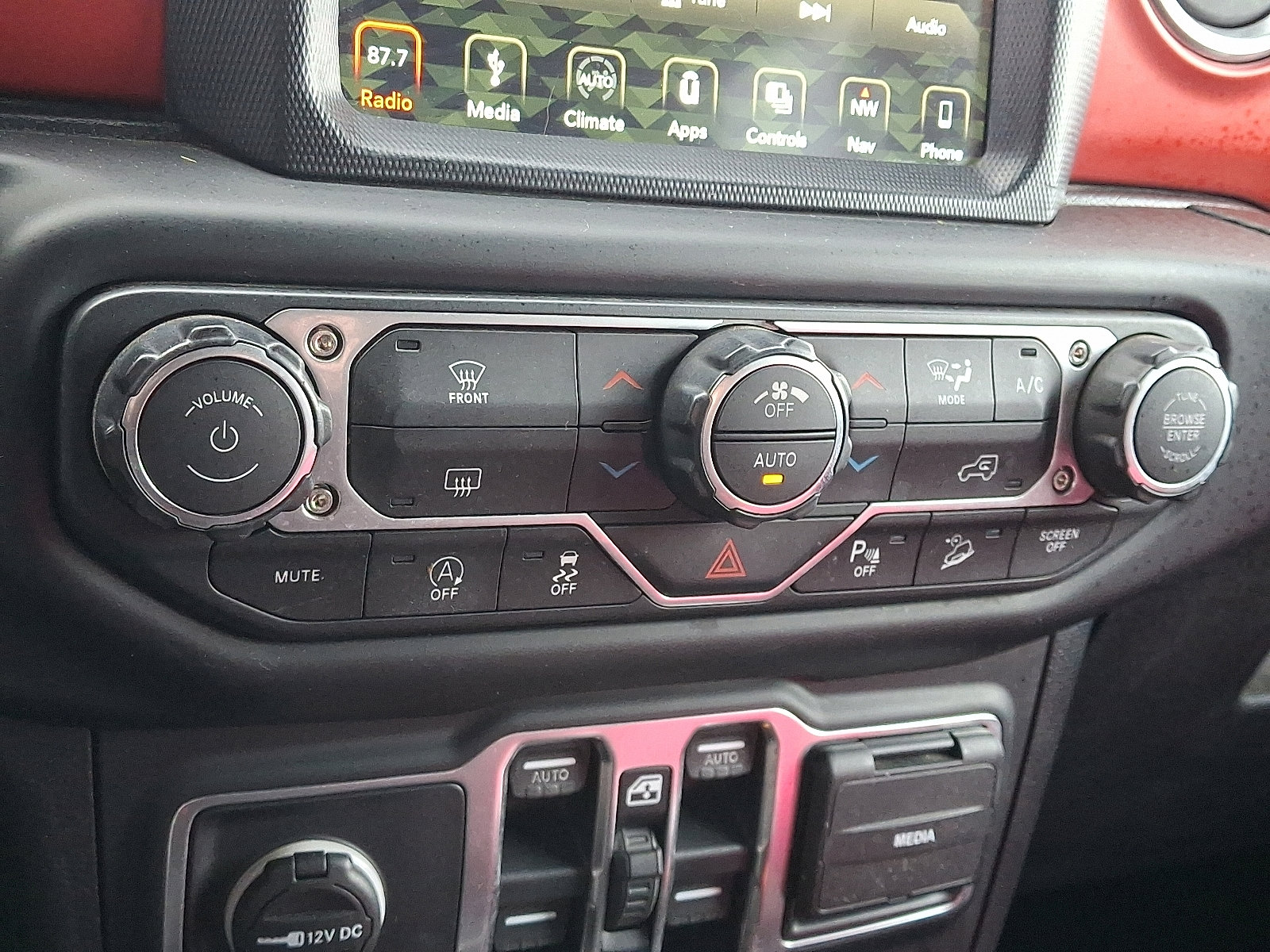 Used 2018 Jeep Wrangler Unlimited Rubicon w/ Dual Top Group image 19