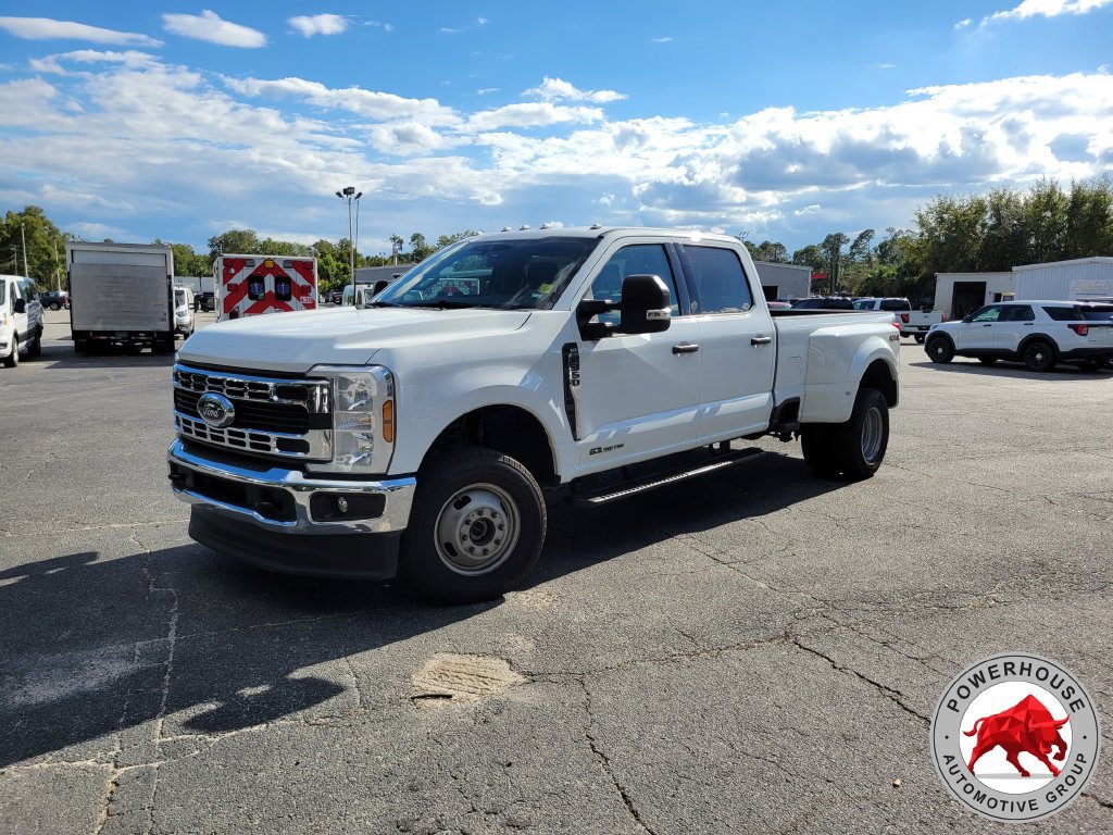 Certified 2025 Ford F350 XLT AWD/4WD image 2