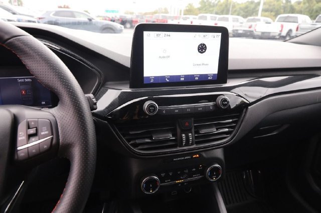 Certified 2025 Ford Escape ST-Line AWD/4WD image 13