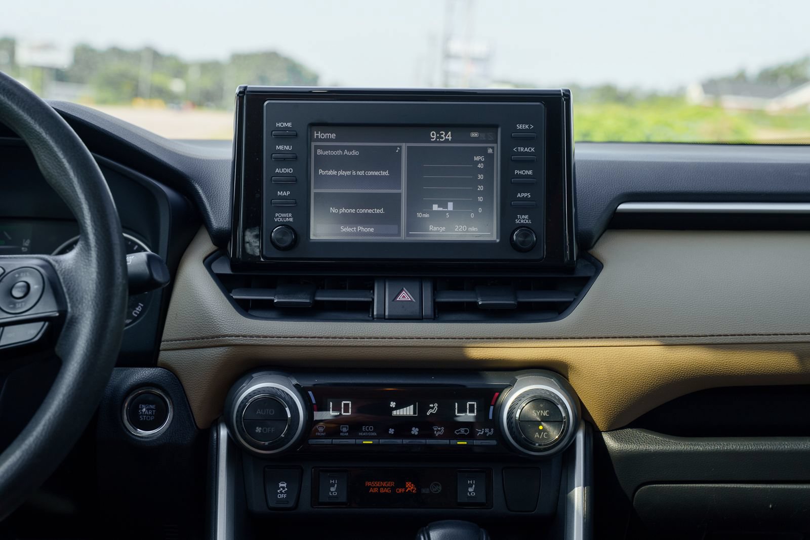 Used 2019 Toyota RAV4 XLE w/ Convenience Package FWD image 33
