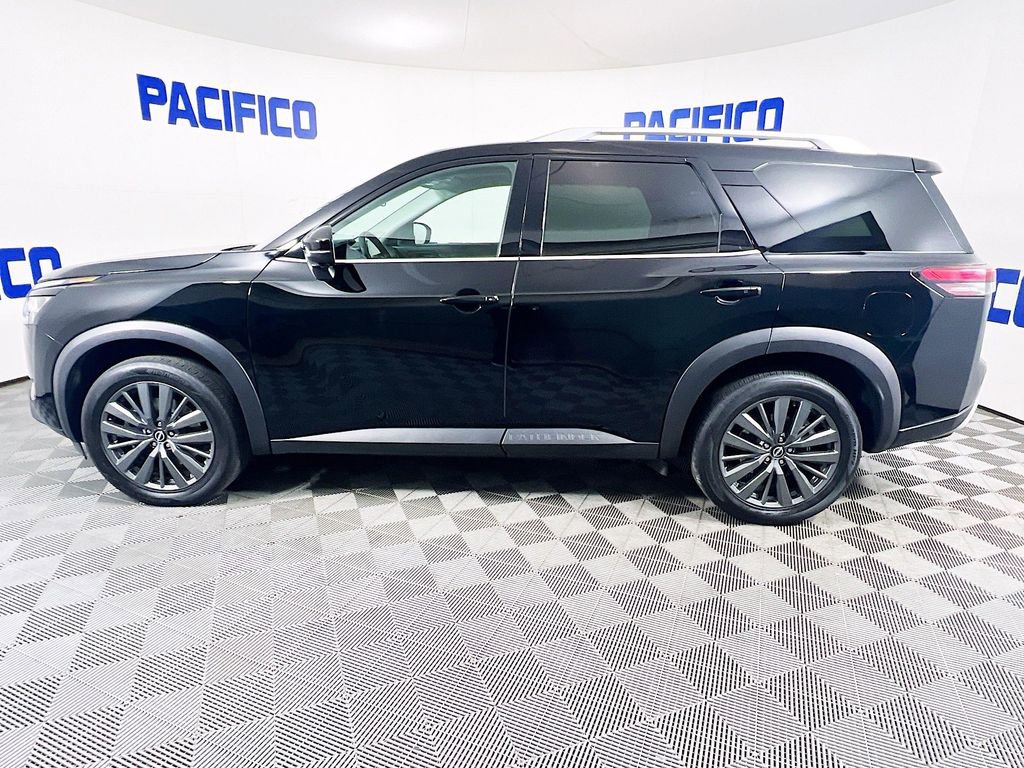 Used 2024 Nissan Pathfinder SL w/ SL Premium Package AWD/4WD image 4