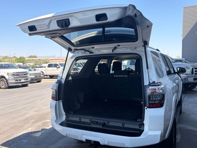Used 2021 Toyota 4Runner SR5 AWD/4WD image 32