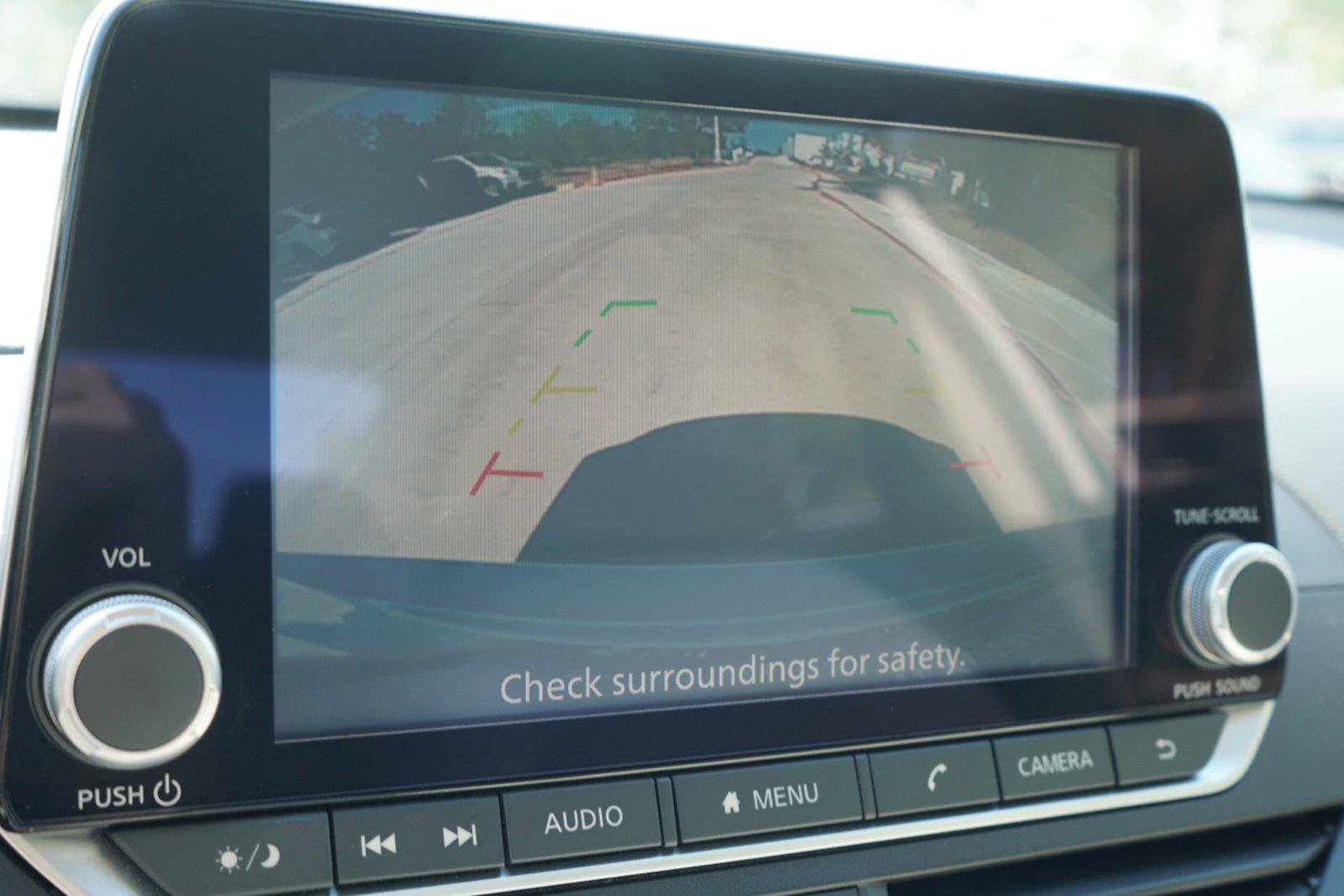 Used 2025 Nissan Altima 2.5 SV FWD image 12