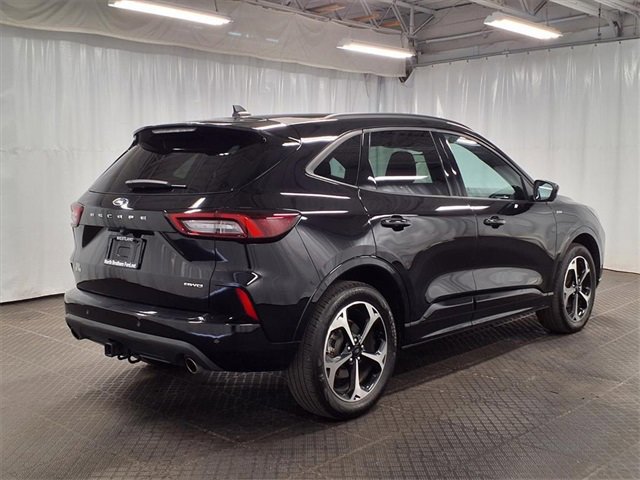 Certified 2023 Ford Escape ST-Line Select w/ Tech Pack #2 image 4