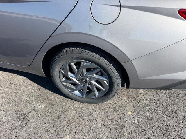 Used 2024 Hyundai Elantra SEL image 8