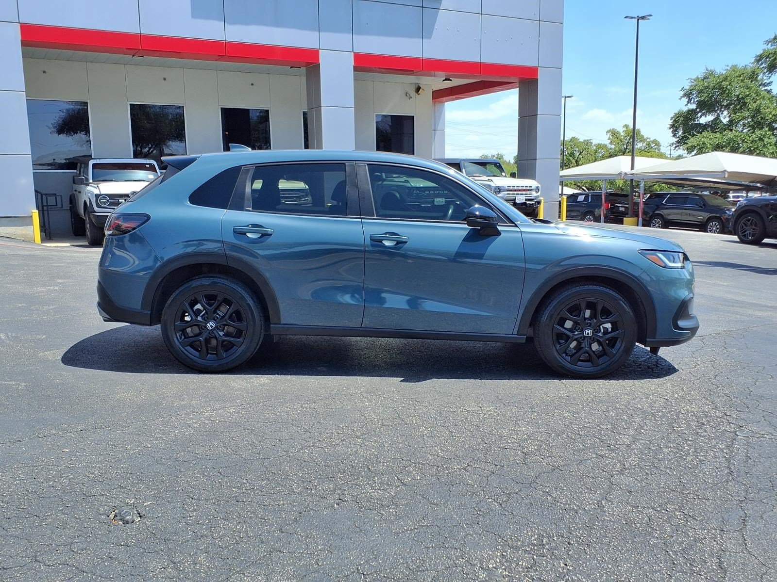 Used 2025 Honda HR-V Sport image 5
