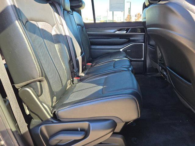 Used 2023 Jeep Wagoneer L Series III w/ Preferred Equipment Group AWD/4WD image 9