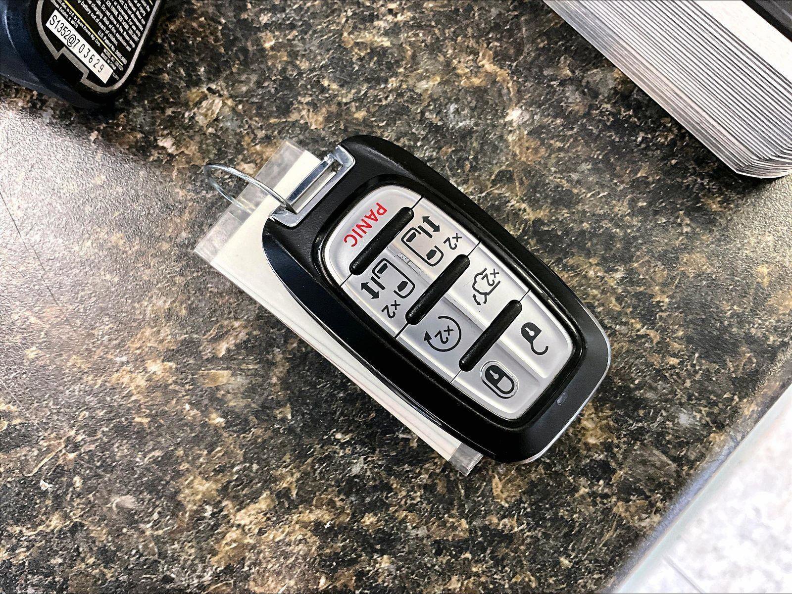 Used 2023 Chrysler Voyager LX image 9