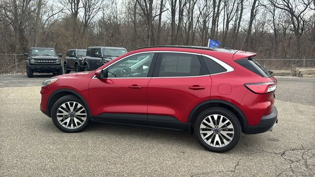 Certified 2022 Ford Escape Titanium w/ Class II Trailer Tow Package image 2