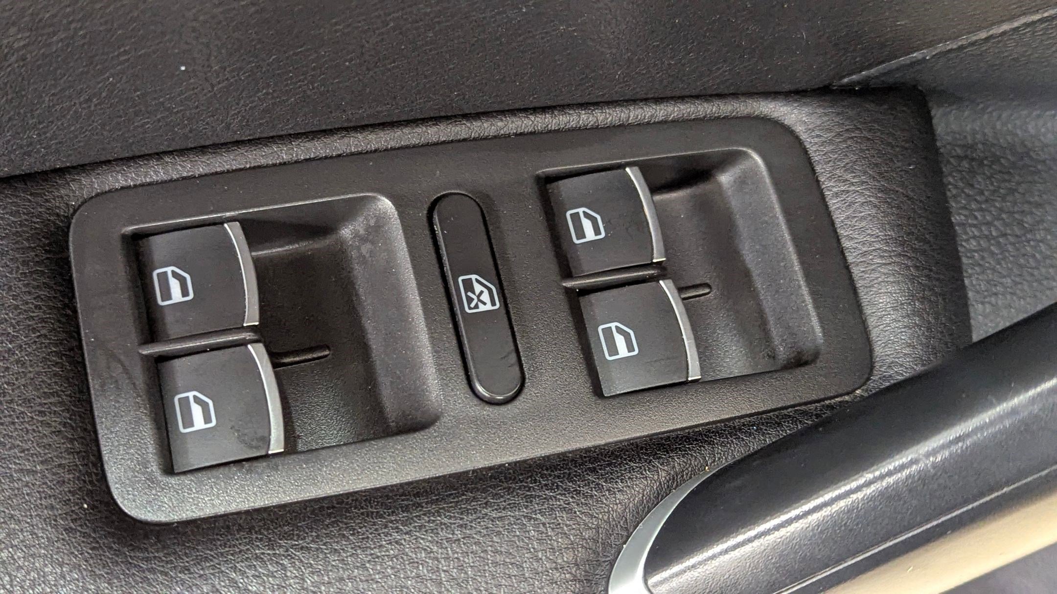 Used 2022 Volkswagen Passat 2.0T SE image 23