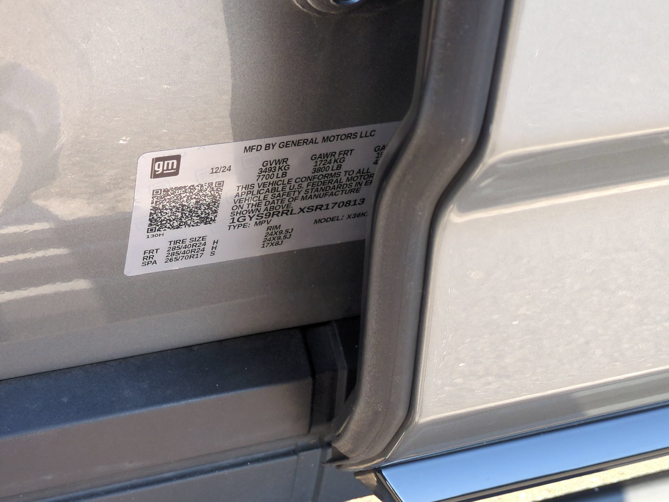 Used 2025 Cadillac Escalade ESV Sport Platinum w/ LPO, Floor Liner Package AWD/4WD image 44