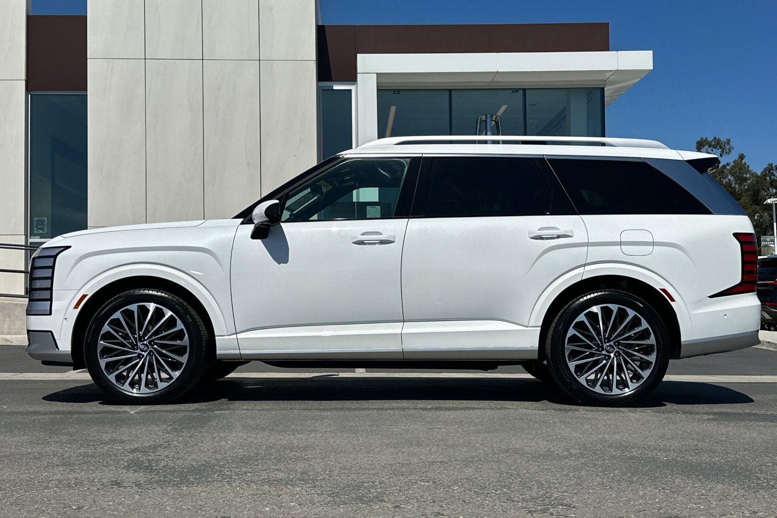 Used 2026 Hyundai Palisade Calligraphy AWD/4WD image 6