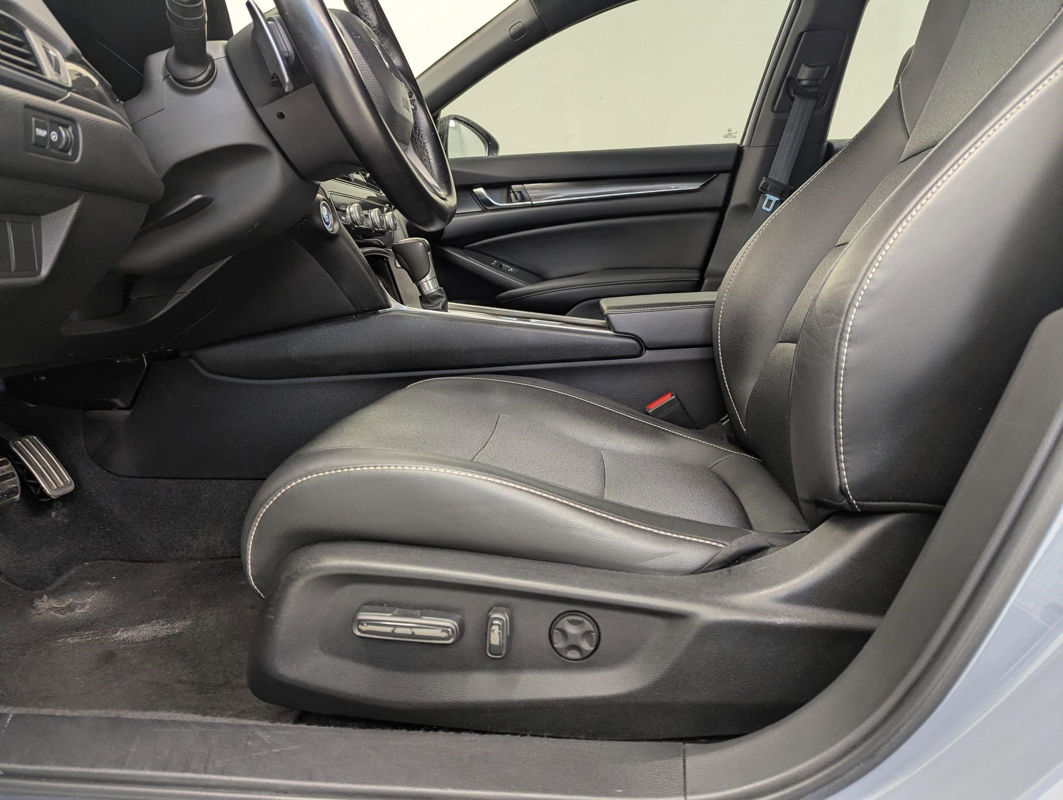 Used 2021 Honda Accord Sport image 10