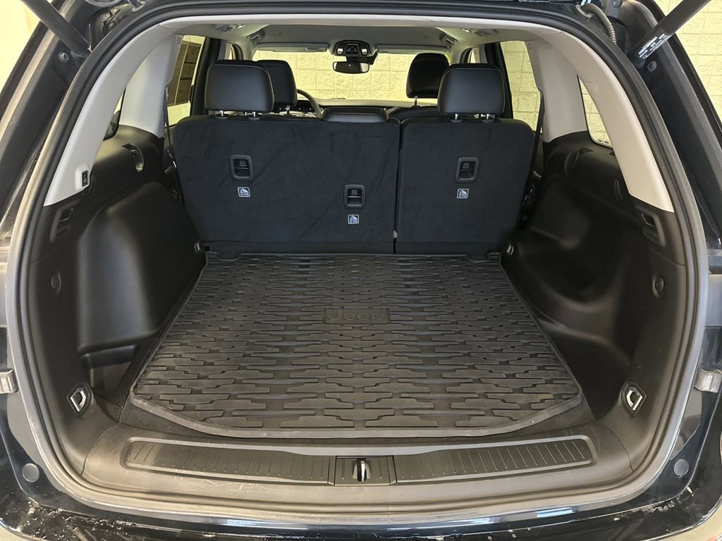 Used 2023 Jeep Grand Cherokee Limited w/ Trailer Tow Prep Group (B) image 24