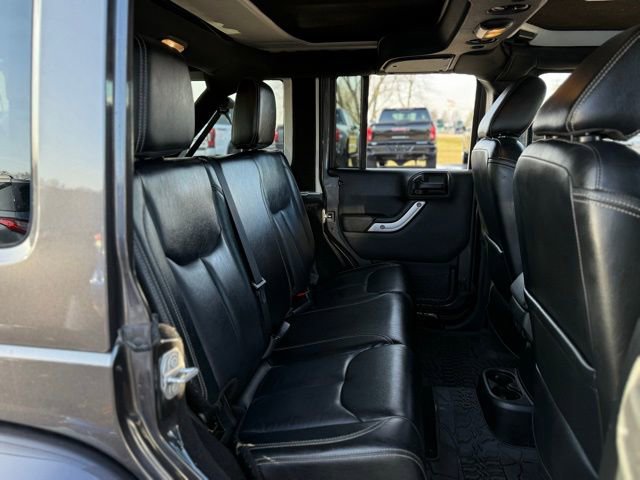 Used 2018 Jeep Wrangler Unlimited Sahara w/ Connectivity Group image 18