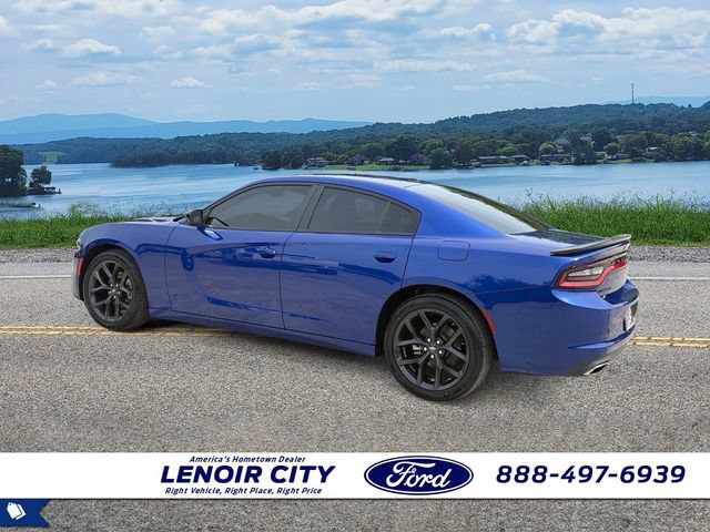 Used 2022 Dodge Charger SXT w/ Blacktop Package RWD image 5