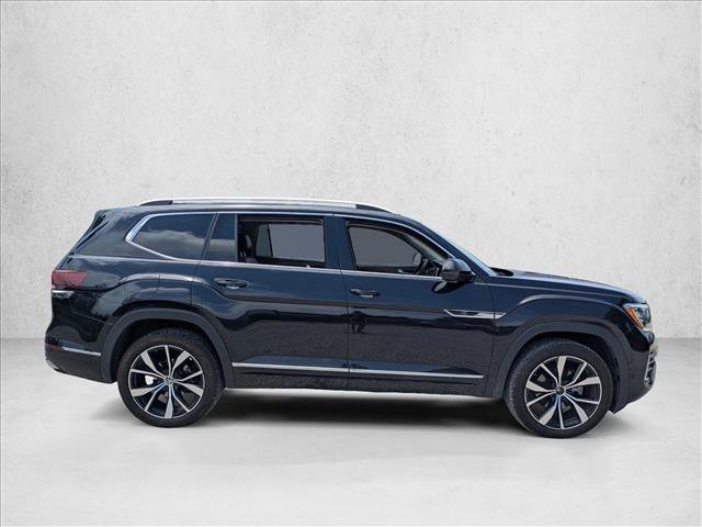 Used 2024 Volkswagen Atlas SEL Premium R-Line AWD/4WD image 4