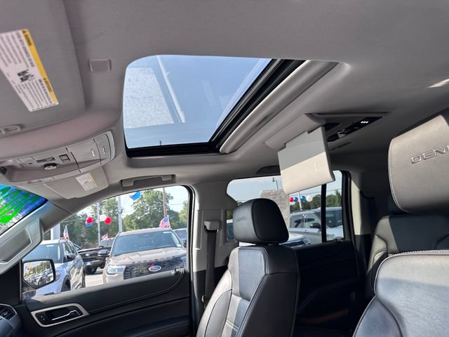 Used 2020 GMC Yukon XL Denali w/ Denali Premium Package AWD/4WD image 16
