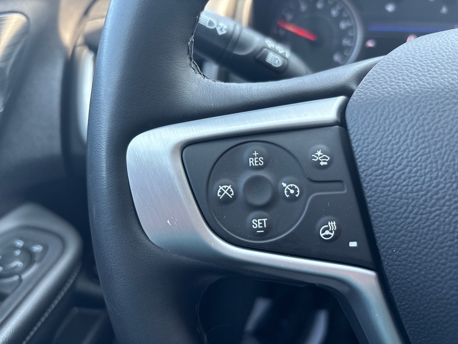 Used 2024 GMC Terrain SLT AWD/4WD image 14