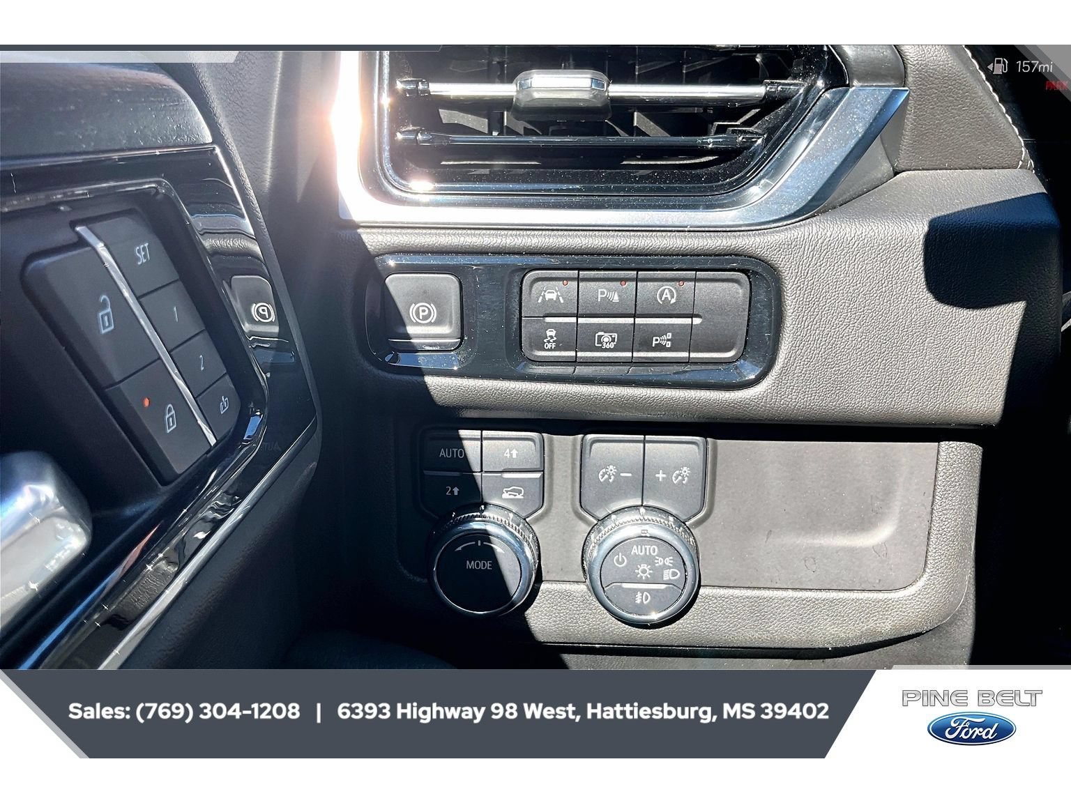 Used 2025 GMC Yukon Denali AWD/4WD image 23