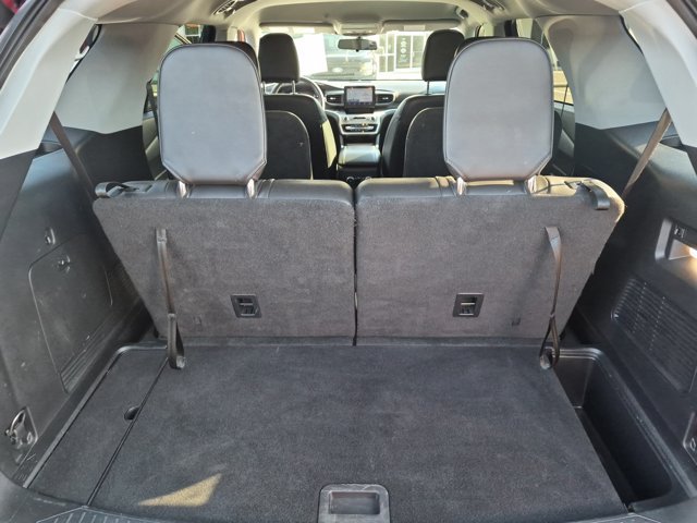 Certified 2022 Ford Explorer XLT w/ Equipment Group 202A RWD image 32