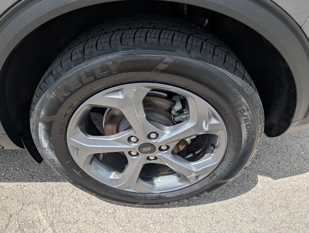 Certified 2025 Ford Escape ST-Line FWD image 32