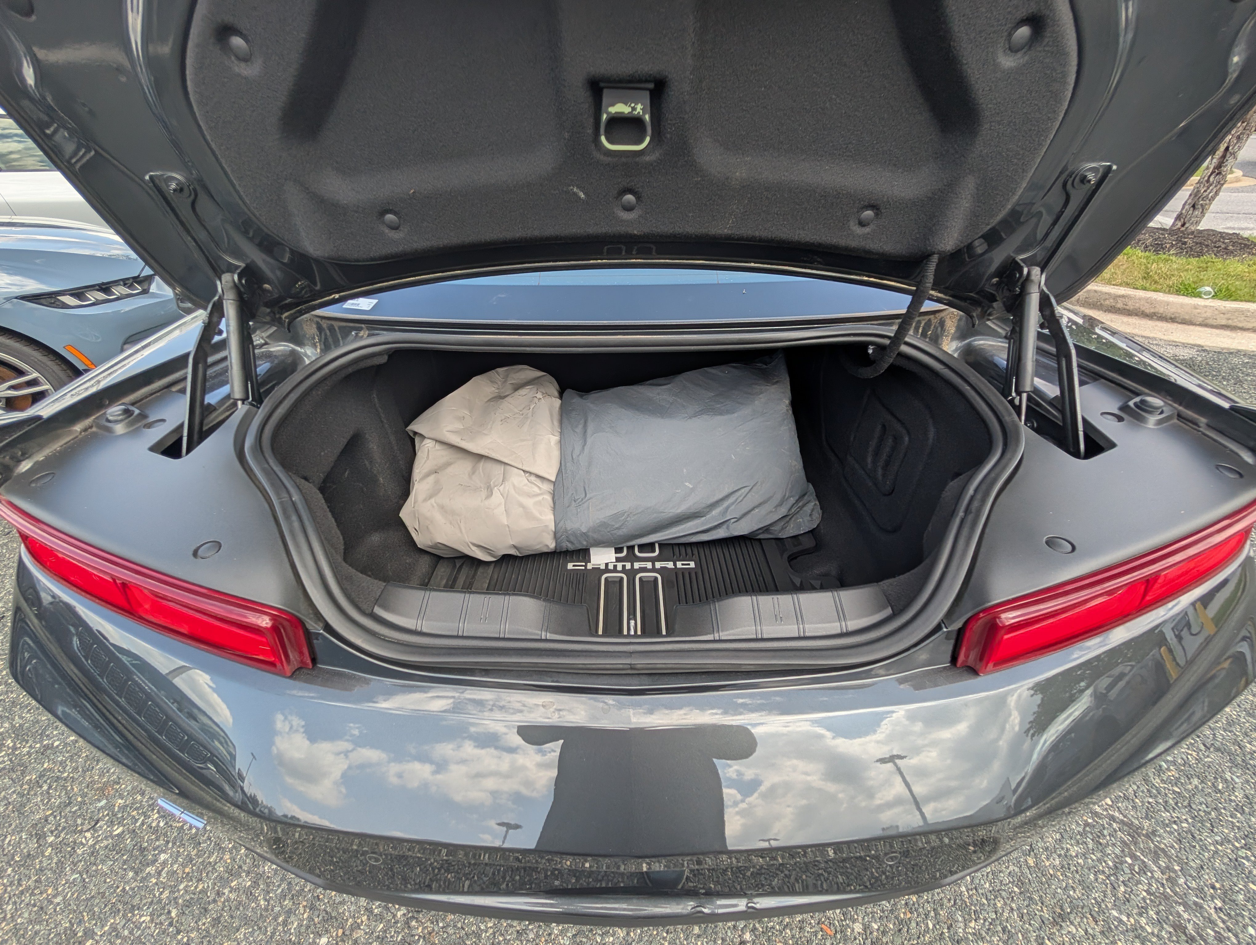 Used 2018 Chevrolet Camaro SS RWD image 12