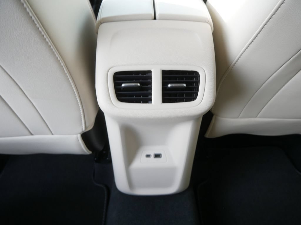 Used 2023 Buick Envision Essence AWD/4WD image 19