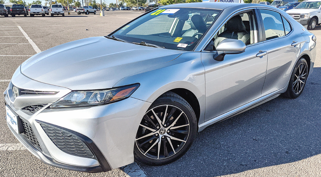 Used 2021 Toyota Camry SE w/ Blackout Package (TMS) FWD image 6